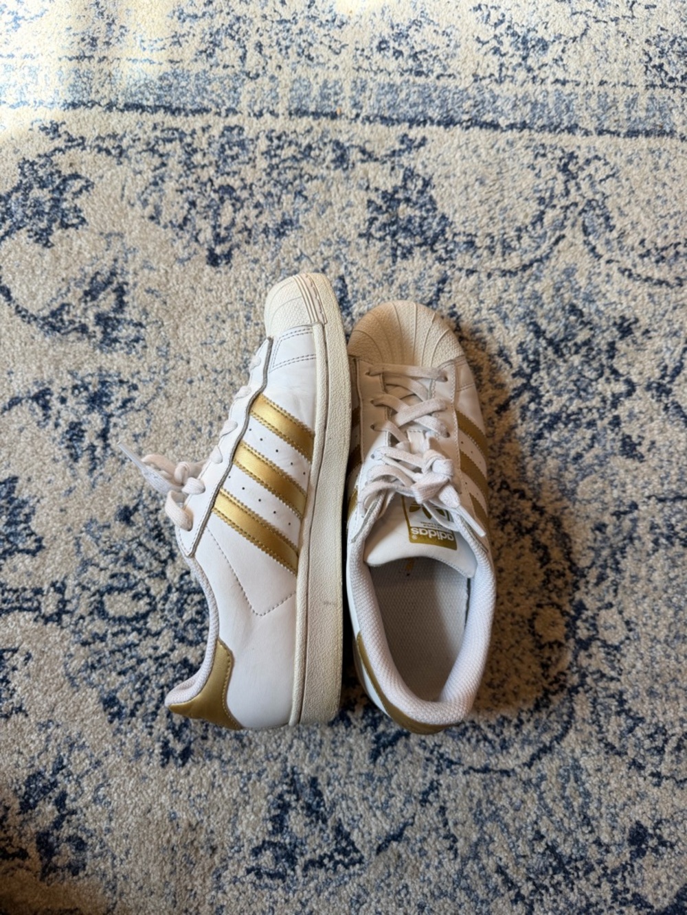 adidas Women's Superstar Sneakers in White and Gold Size 7.5 - Picture 6 of 6